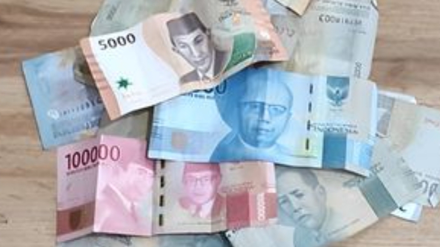 Ilustrasi 4 Uang Kertas Yang Dicabut Dari Peredaran