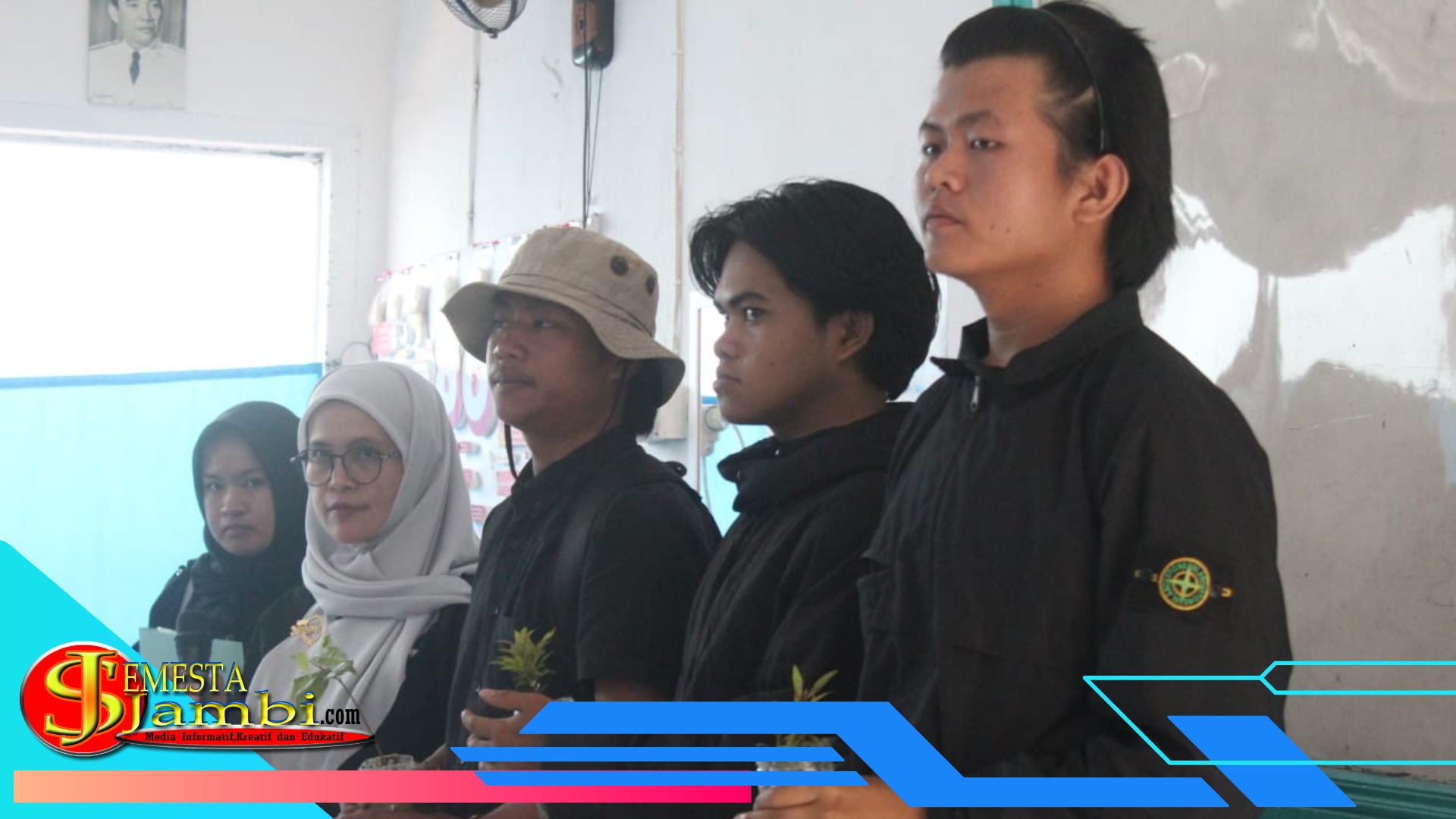 For Pulih Pemuda Peduli Lingkungan Sosialisasi Sman 2 Sungai Penuh Pelestarian Lingkungan Hutan Kerinci Generasi Z Peduli Lingkungan Edukasi Lingkungan Sekolah