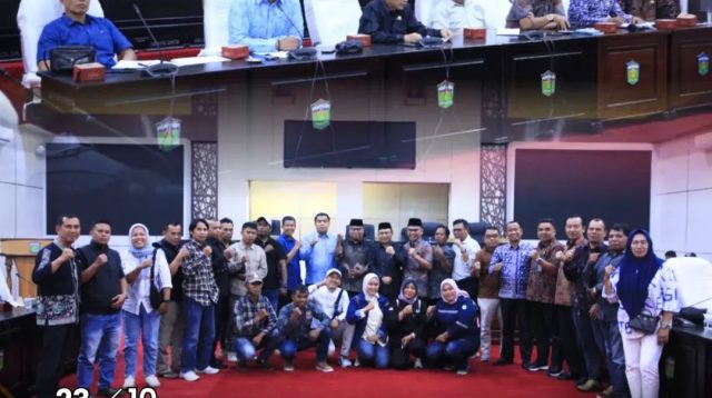 Ket Foto Humas Dprd Insan Pers Hadiri Hearing Dprd Sungai Penuh Terkait Efisiensi Publikasi