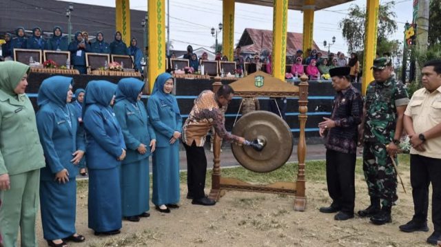 Wali Kota Alfin Membuka Jambore Pkk Dan Pasar Rakyat 2025 Di Lapangan Merdeka Sungai Penuh