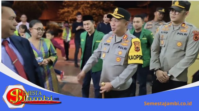 Personel Polres Kerinci Patroli Skala Besar Natal Di Titik Keramaian Gereja