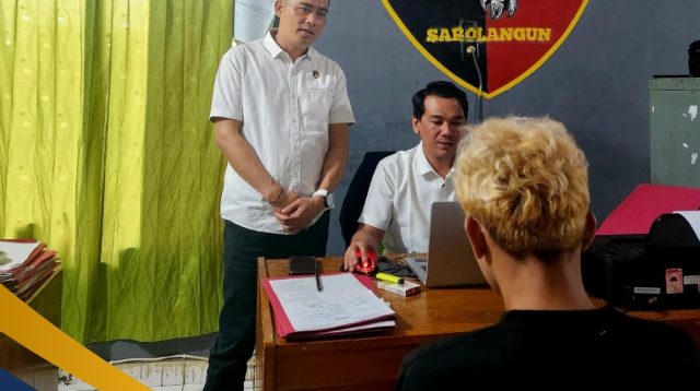 Unit Reskrim Polsek Sarolangun Mengamankan Pelaku Pengancaman Dengan Barang Bukti Celurit