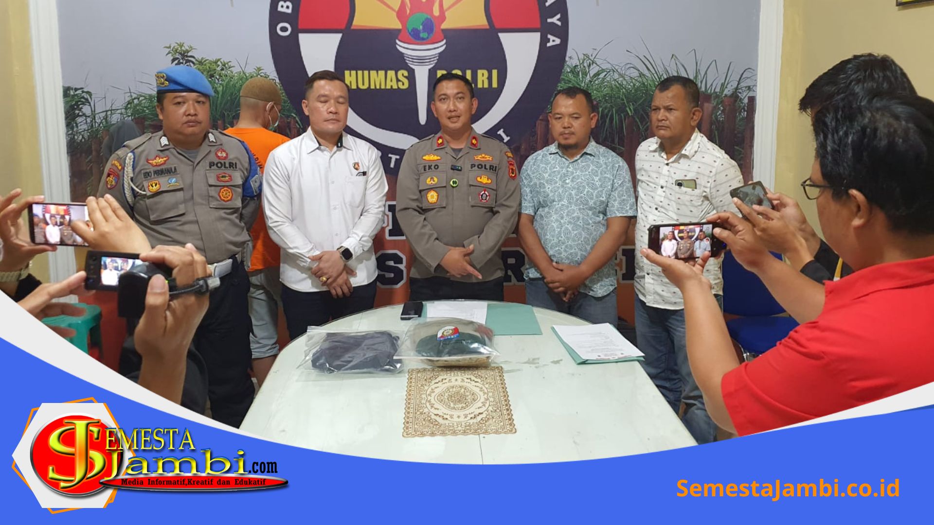 Waka Polres Kerinci Saat Melakuka Pres Relaese Curanmor Di Ruangan Humas Polres Kerinci