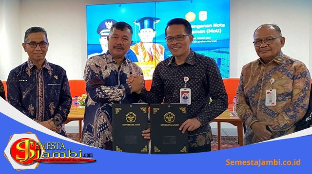 Bupati Kerinci Monadi Menandatangani Mou Pemkab Kerinci Kolaborasi Unja Di Universitas Jambi