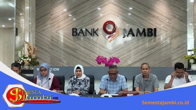 Direktur Utama Bank Jambi Khairul Suhairi Memberikan Pernyataan Resmi