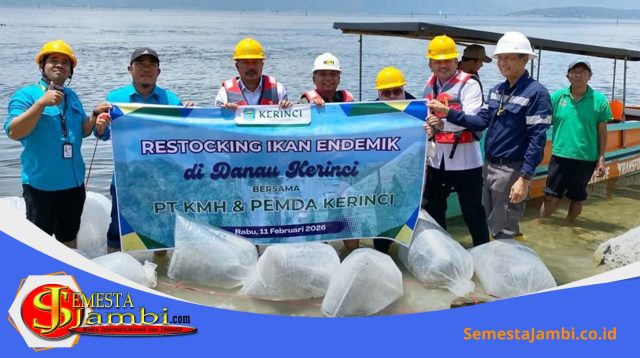 Restocking Ikan Endemik Danau Kerinci Untuk Menjaga Ekosistem Dan Kesejahteraan Nelayan Dok Foto Kominfo Kerinci