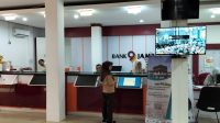 Suasana Pelayanan Nasabah Di Kantor Bank 9 Jambi Cabang Sarolangun
