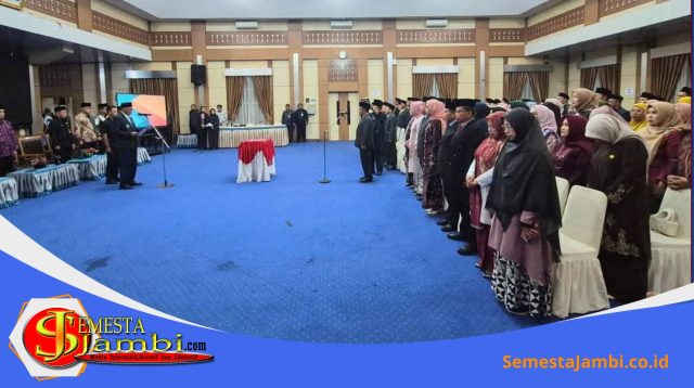 Wawako Azhar Hamzah Melantik 144 Pejabat Eselon Ii Iii Dan Iv Di Aula Kantor Wali Kota Sungai Penuh