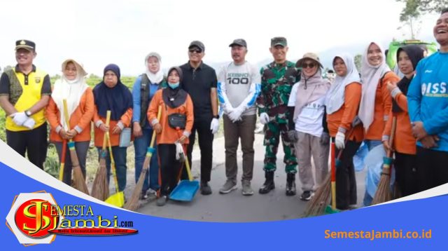 Bupati Kerinci Monadi Memimpin Gerakan Indonesia Asri Di Kayu Aro Barat
