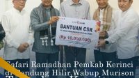 Penyerahan Bantuan Baznas Kepada Warga Kurang Mampu Pada Safari Ramadhan Kerinci Dok Kominfo Kerinci