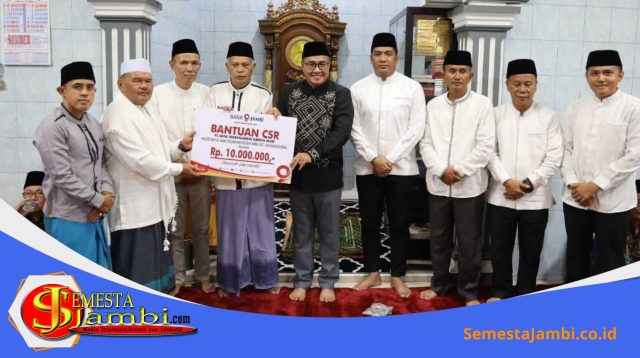 Wali Kota Sungai Penuh Alfin Saat Safari Ramadan Bersama Masyarakat Dusun Baru