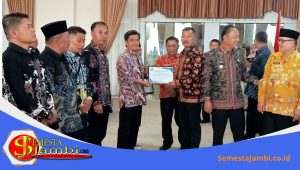 Penyerahan Penghargaan Desa Digital Terbaik Kabupaten Kerinci 2025