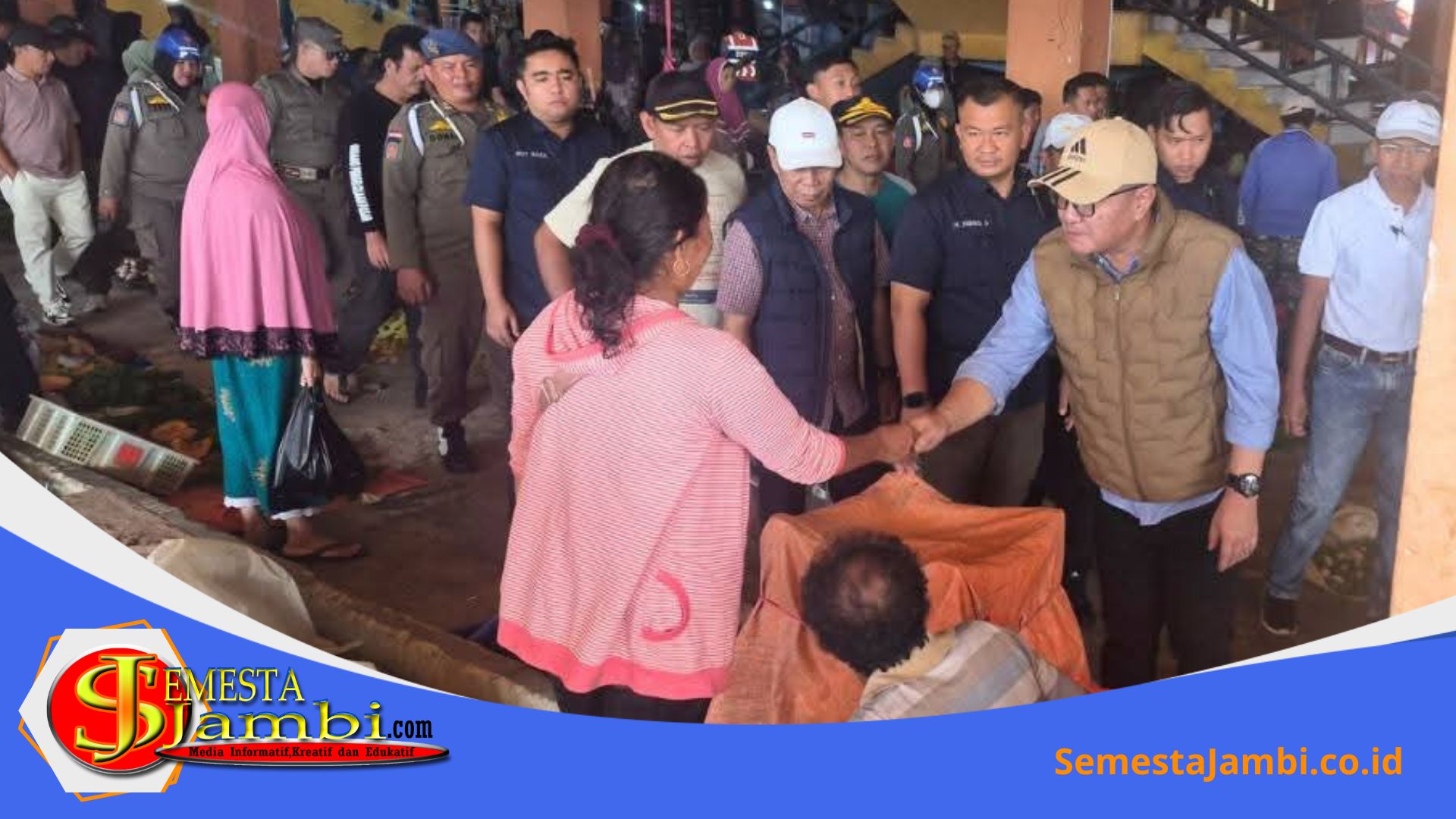 Wali Kota Sungai Penuh Alfin Berdialog Dengan Pedagang Pasar Tanjung Bajure