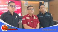 Kajari Sungai Penuh Robi Harianto Saat Konferensi Pers Kasus Korupsi Pju Kerinci