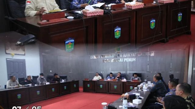 Komisi Ii Dprd Kota Sungai Penuh Menggelar Rdp Membahas Retribusi Parkir Dan Pelayanan Pasar