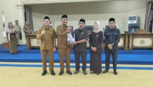 Pimpinan Dprd Srlngun Brsama Bupati Srlngun