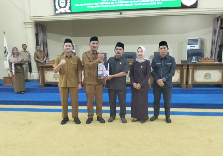 Pimpinan Dprd Srlngun Brsama Bupati Srlngun
