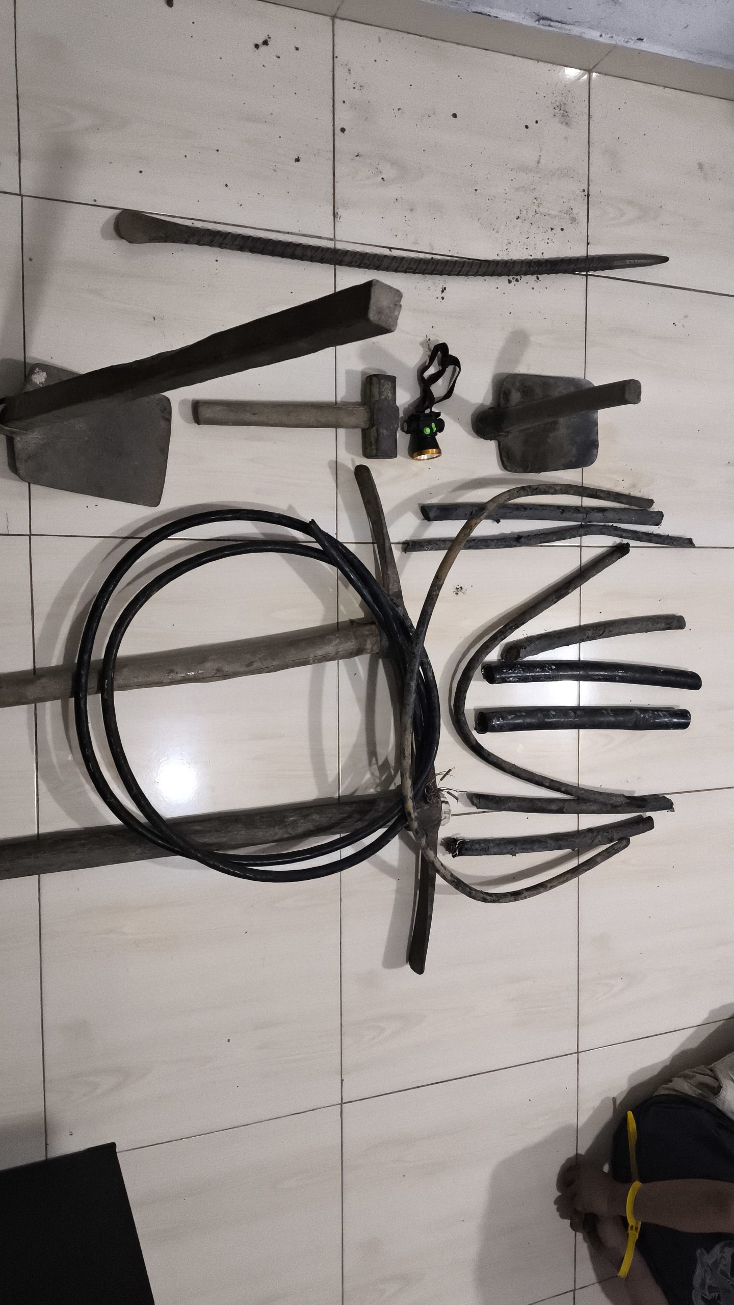 Komplotan Pencuri Kabel Telkom