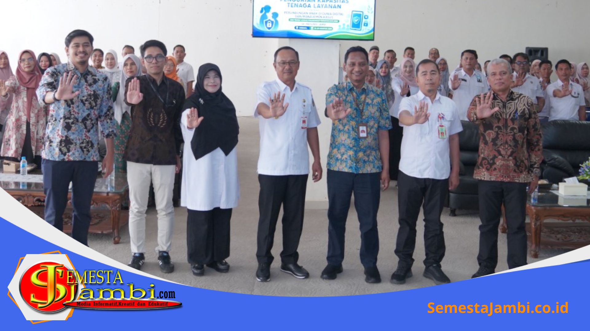 Wabup Murison Bersama Tenaga Layanan Perlindungan Perempuan Dan Anak Di Kabupaten Kerinci