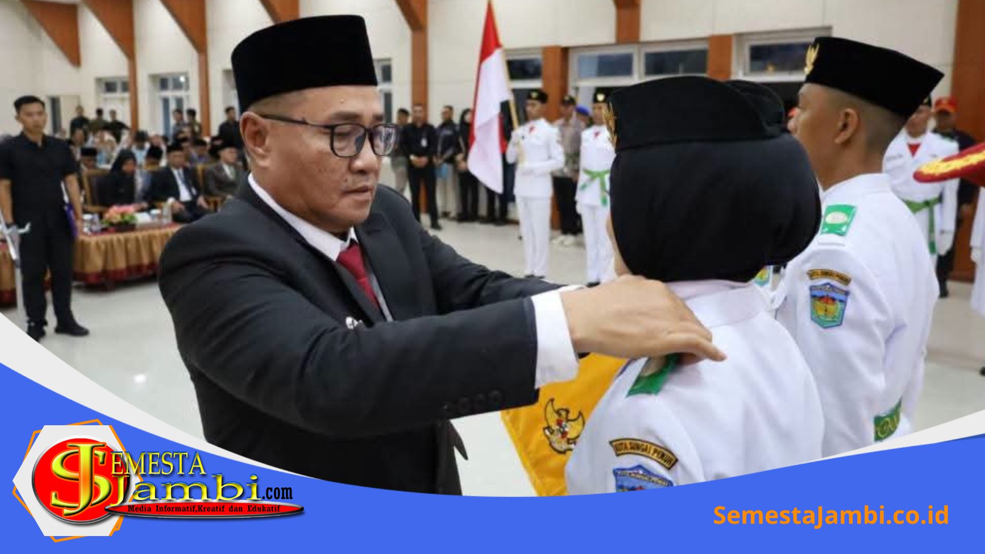 Wako Alfin Mengukuhkan 30 Anggota Paskibraka Kota Sungai Penuh 2026