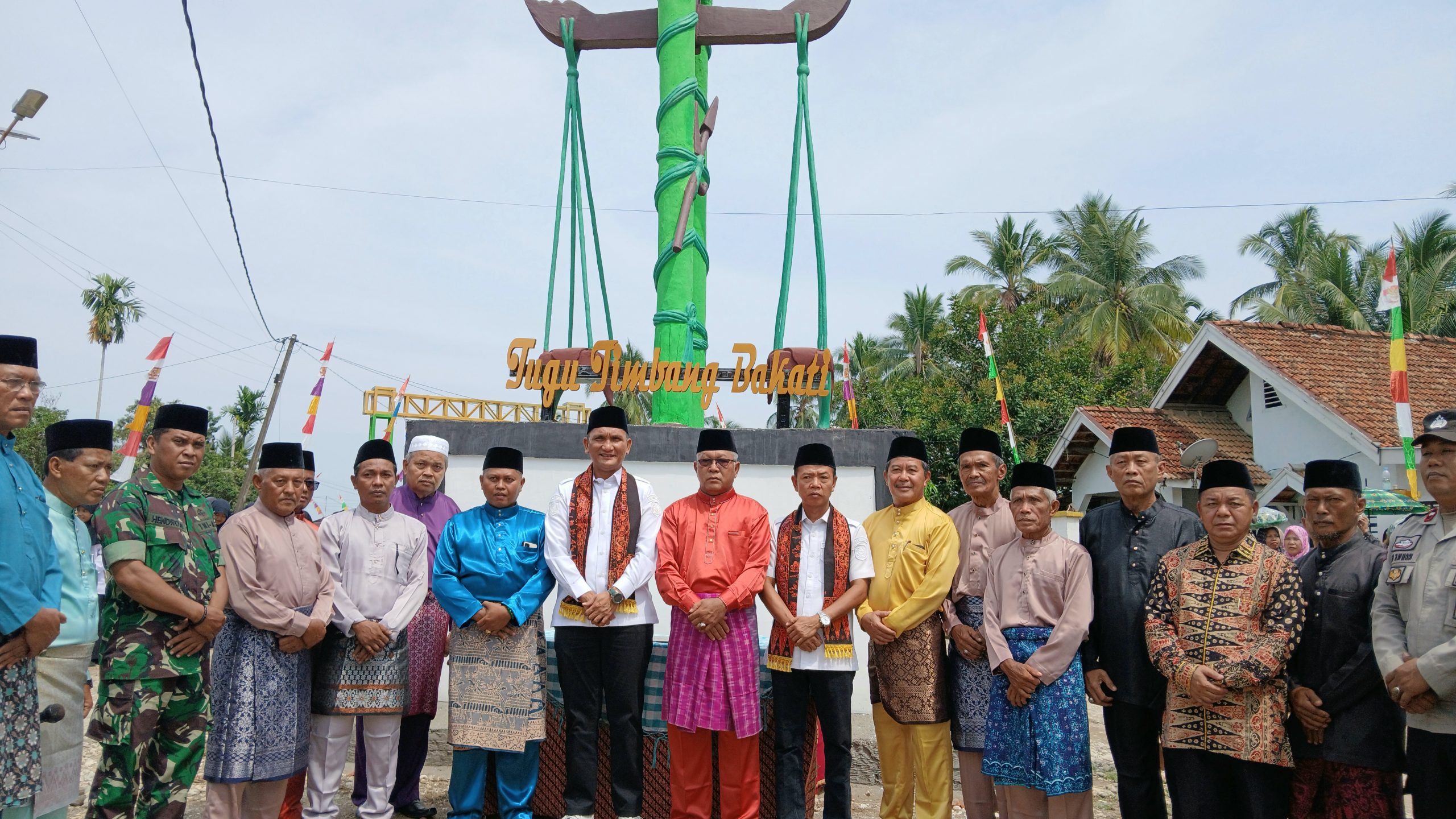 Peresmian Tugu Timbang Bakati Olh Bupati H.hurmin
