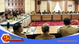Wali Kota Sungai Penuh Alfin Dan Wakil Wali Kota Azhar Hamzah Mengikuti Rakor Karhutla Nasional Secara Virtual